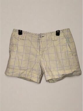 Vintage Levi's yellow gingham shorts ☀️ picnic cottagecore